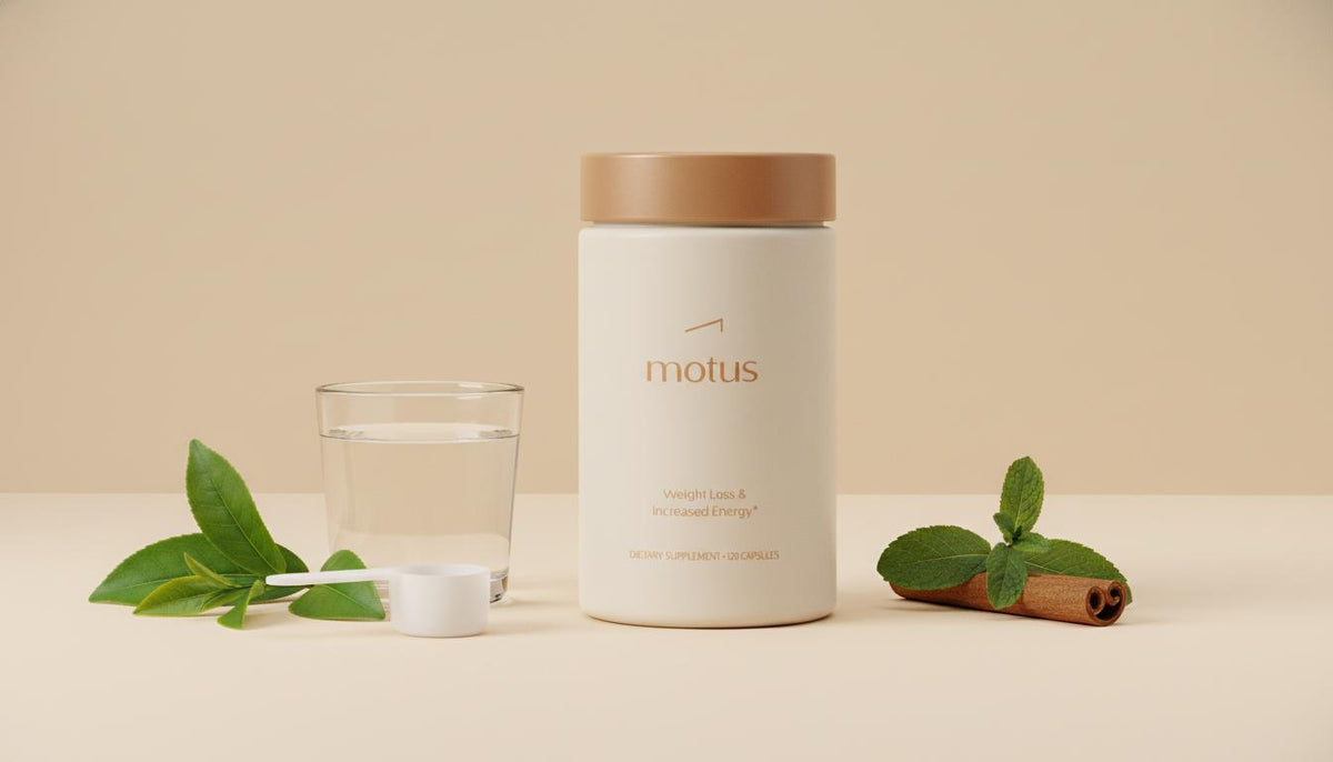 Minimal product photo of Tonum Motus bottle with botanical ingredients, a glass of water and a measured scoop on a soft beige background — do weight loss pills just suppress appetite