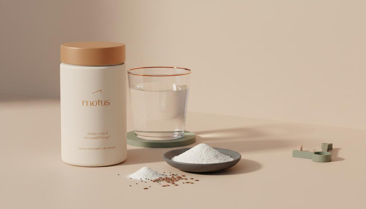 Minimalist still-life of Tonum Motus supplement jar with a dish of soluble fiber, whole seeds and a glass of water on a #F2E5D5 background — non-stimulant fat burner